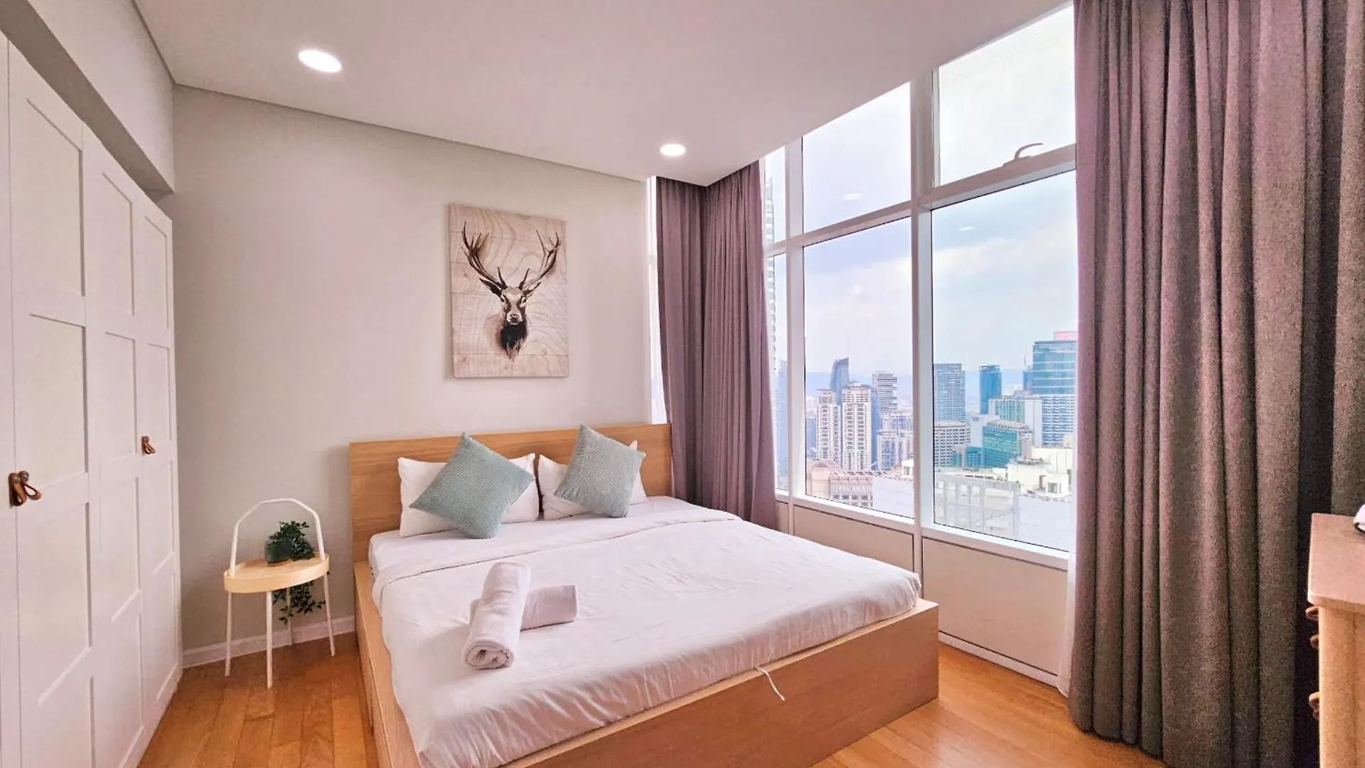 Sky Suites Klcc 쿠알라룸푸르 0*,