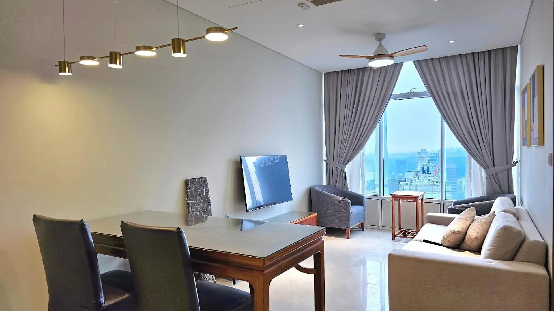 Sky Suites Klcc 쿠알라룸푸르 0*,