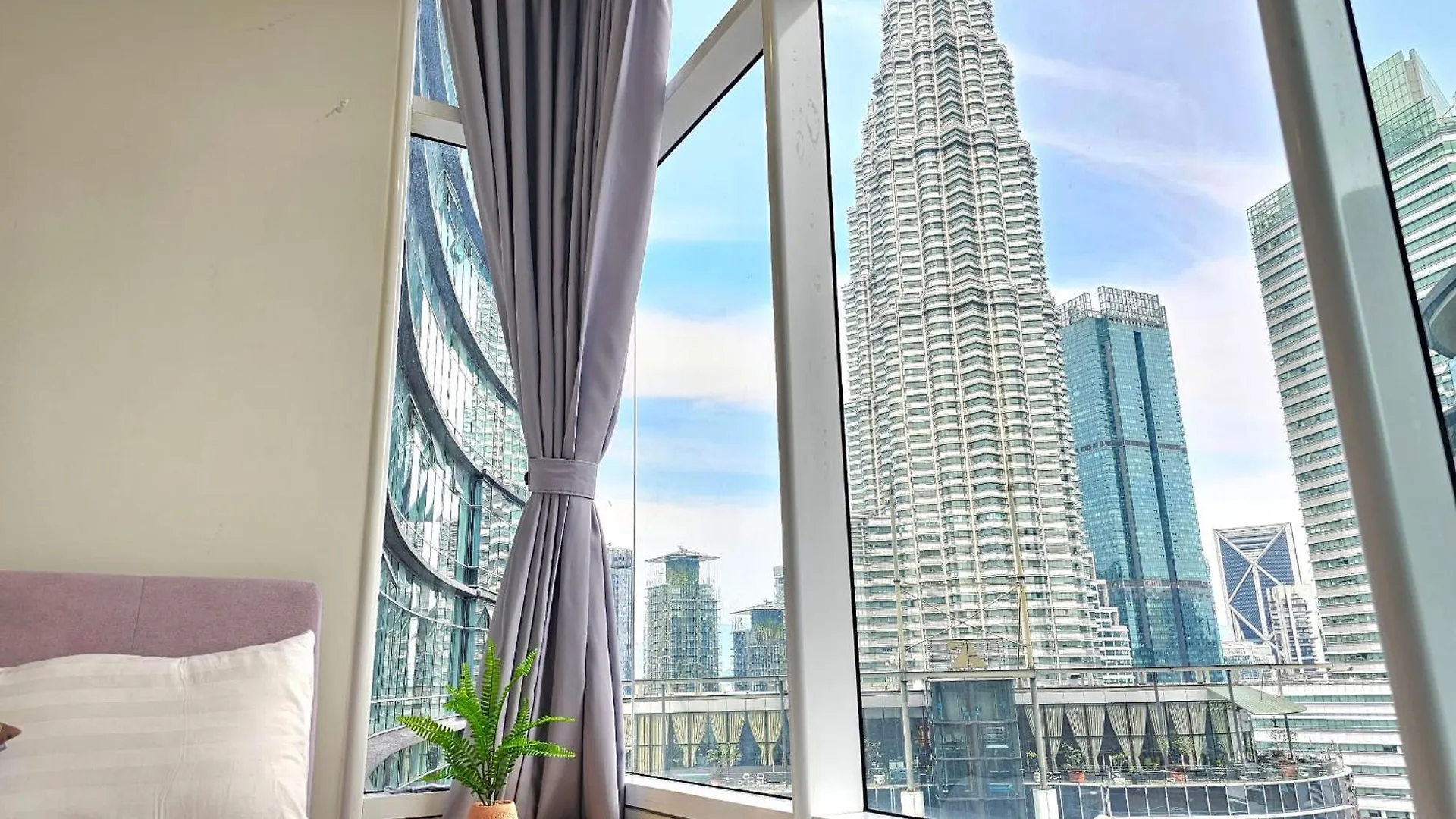 Sky Suites Klcc 쿠알라룸푸르 0*,  말레이시아